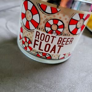 Bath and body works root beer candle